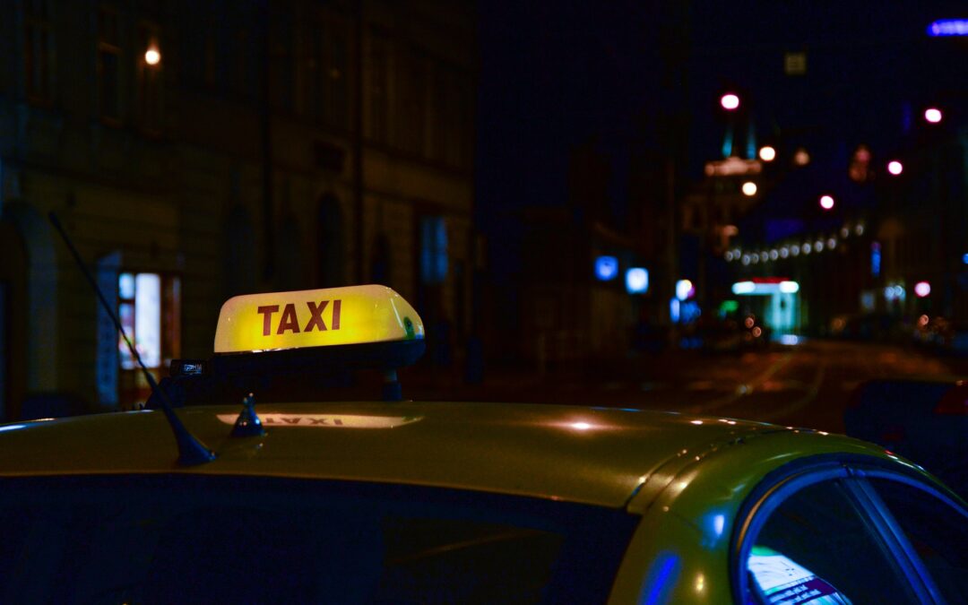 Napaści seksualne w taksówkach zamawianych przez aplikacje – dynamika dyskusji w sieci